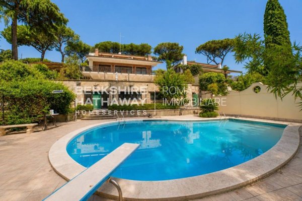 casa indipendente in vendita a Roma in zona EUR