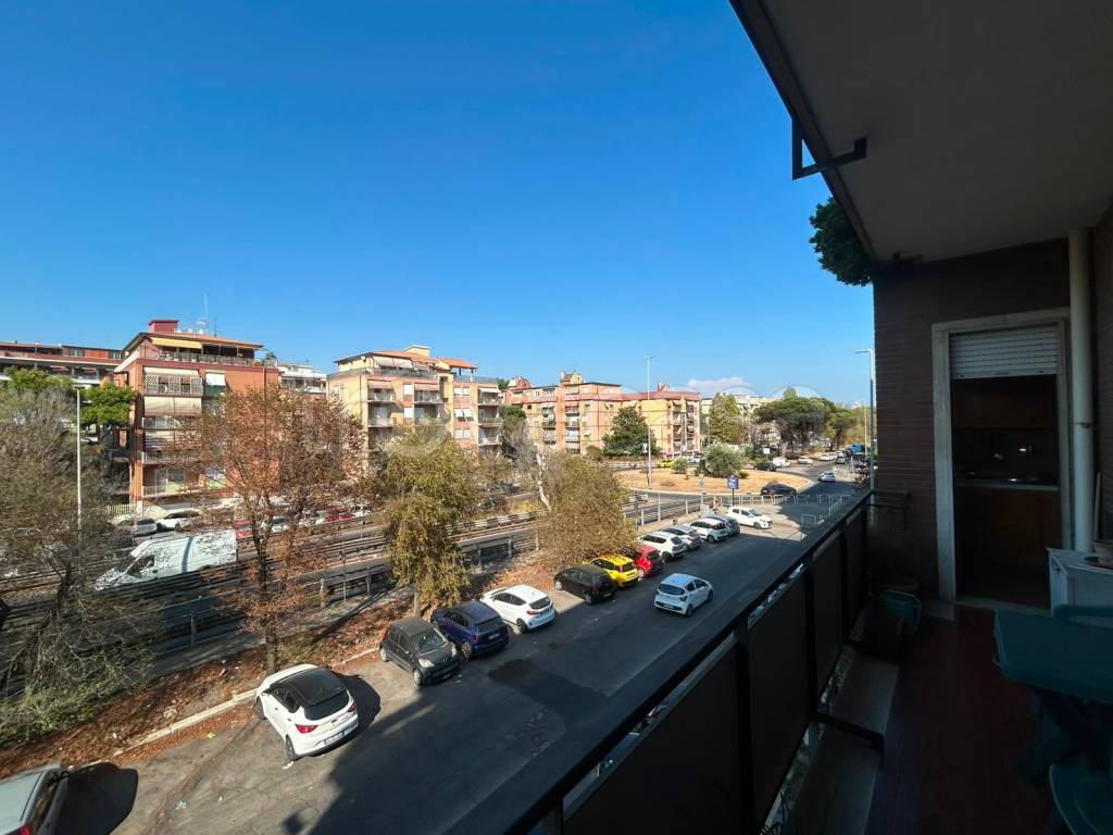 appartamento in vendita a Roma in zona Ostia