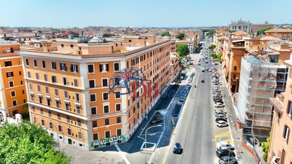 appartamento in vendita a Roma in zona Tuscolano