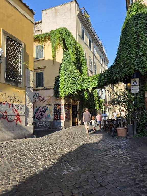 appartamento in vendita a Roma in zona Trastevere