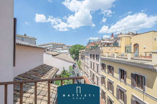 appartamento in vendita a Roma in zona Rione Monti/Campitelli