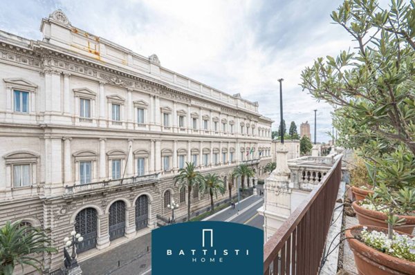 appartamento in vendita a Roma in zona Rione Monti/Campitelli
