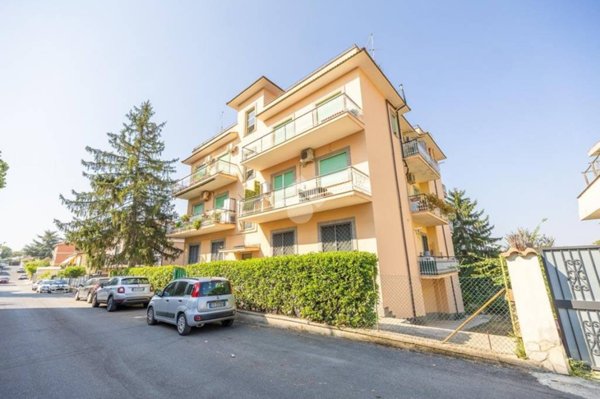 appartamento in vendita a Roma in zona Castelverde