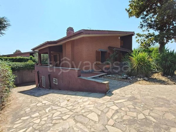 casa indipendente in vendita a Roma in zona Casal Morena