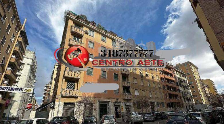 appartamento in vendita a Roma in zona Tuscolano