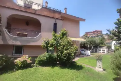 casa indipendente in vendita a Roma in zona Castel di Leva
