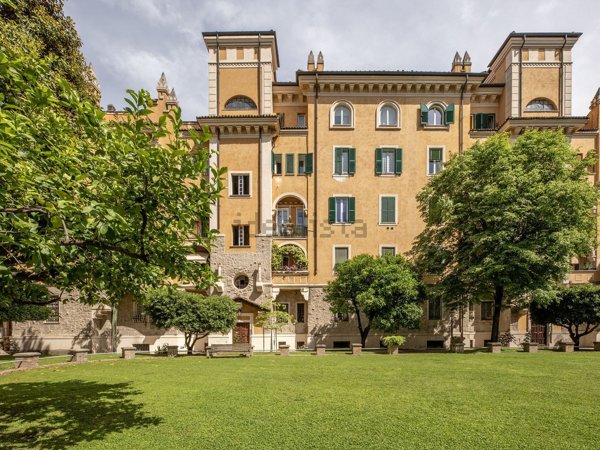 appartamento in vendita a Roma in zona Appio Latino