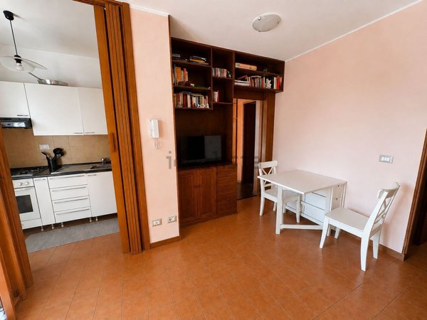 appartamento in vendita a Roma in zona Acilia