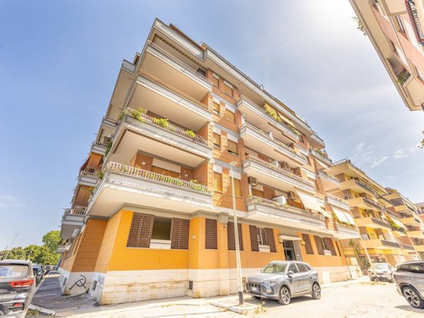 appartamento in vendita a Roma in zona Ostia