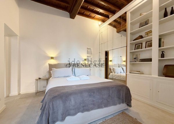 appartamento in vendita a Roma in zona Rione Regola