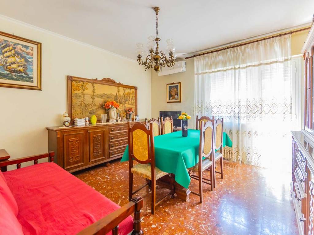 appartamento in vendita a Roma in zona Appio Claudio