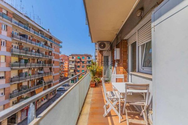 appartamento in vendita a Roma in zona Appio Claudio