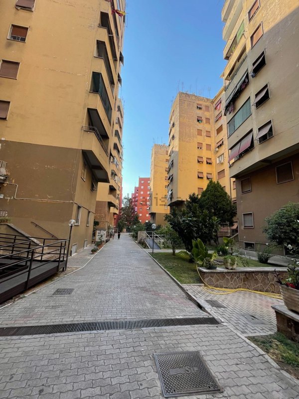 appartamento in vendita a Roma in zona Don Bosco