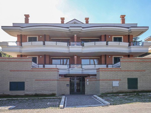 appartamento in vendita a Roma in zona Grottarossa