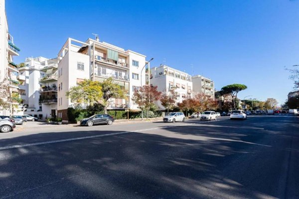 appartamento in vendita a Roma in zona Ostiense