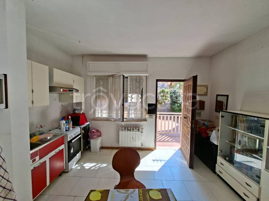 appartamento in vendita a Roma in zona Torre Maura