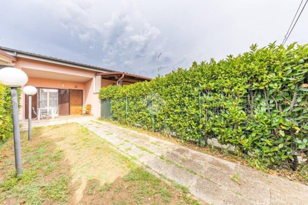 casa indipendente in vendita a Roma in zona Giardini di Corcolle