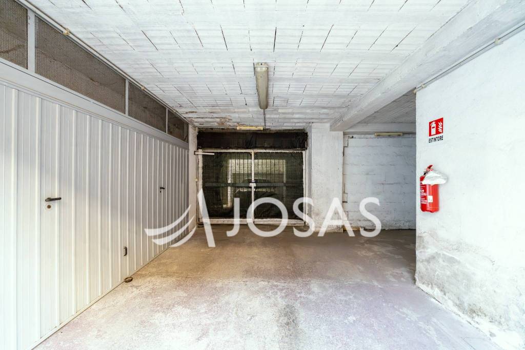 locale di sgombero in vendita a Roma in zona Ponte Mammolo