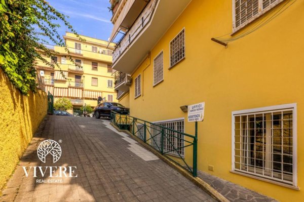 locale commerciale in vendita a Roma