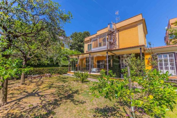 casa indipendente in vendita a Roma in zona Gianicolense