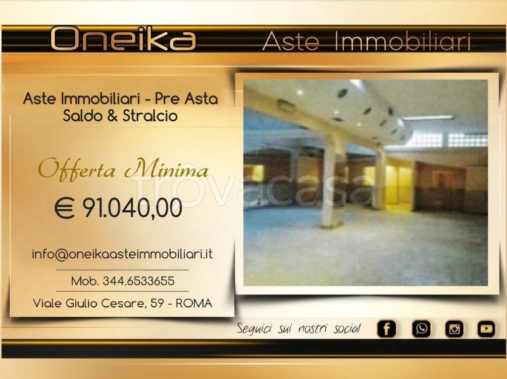 ufficio in vendita a Roma in zona Finocchio