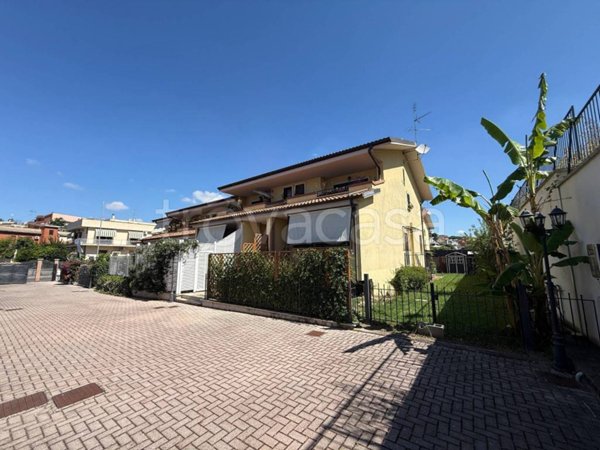 appartamento in vendita a Roma in zona Casalotti