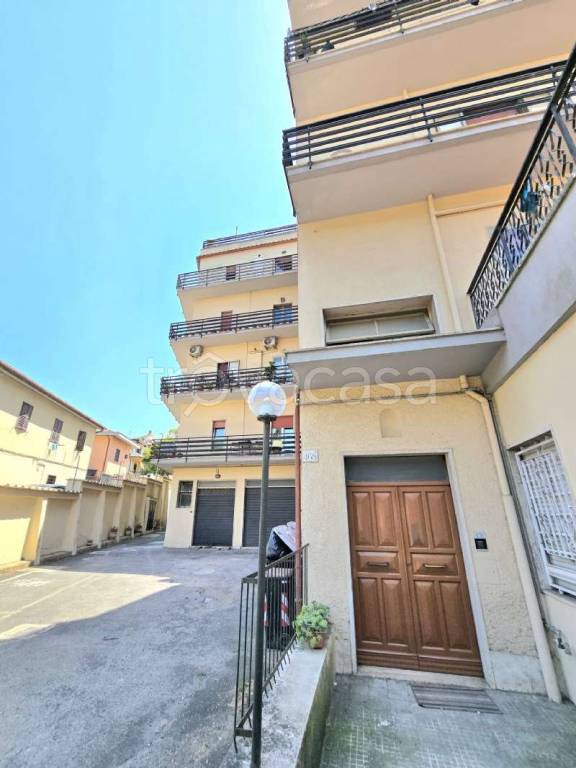 appartamento in vendita a Roma in zona Cesano