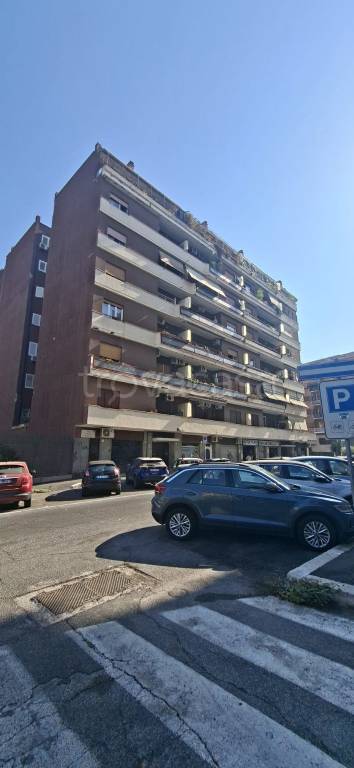 appartamento in vendita a Roma in zona Ostiense