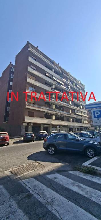 appartamento in vendita a Roma in zona Ostiense