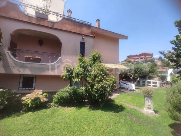 casa indipendente in vendita a Roma in zona Castel di Leva