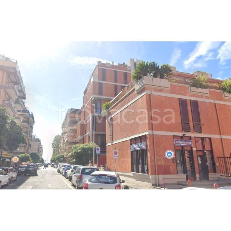 appartamento in vendita a Roma in zona Ostia
