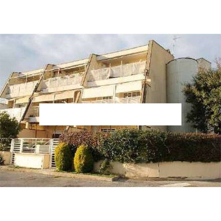 appartamento in vendita a Roma in zona Infernetto