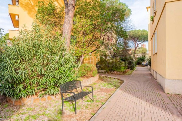 appartamento in vendita a Roma in zona Ostiense