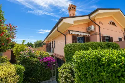 casa indipendente in vendita a Roma in zona Infernetto