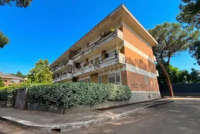 casa indipendente in vendita a Roma in zona Mostacciano