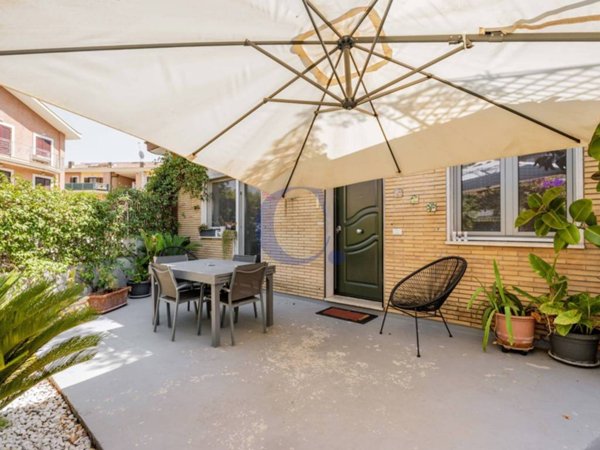 appartamento in vendita a Roma in zona Appio Claudio