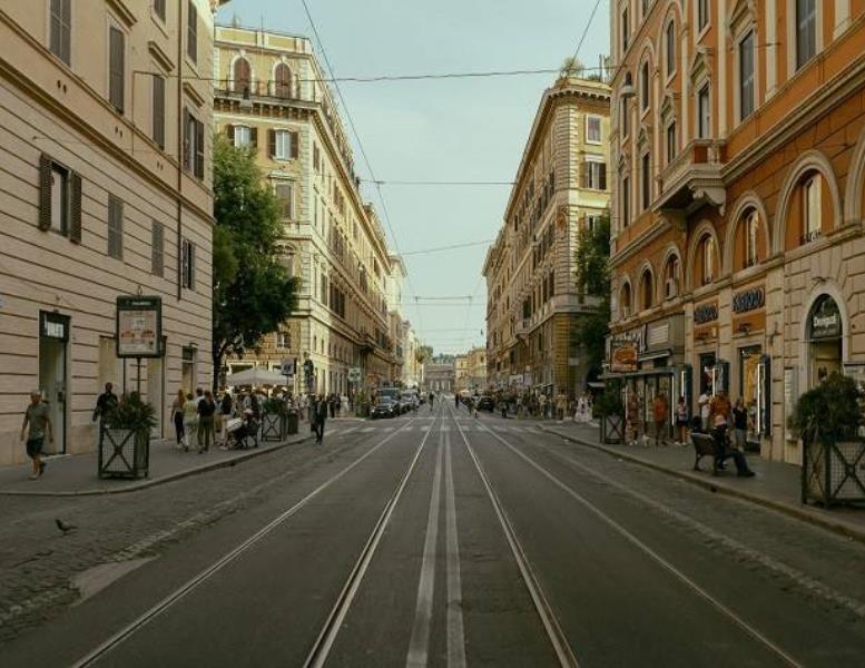 locale commerciale in vendita a Roma in zona Rione Prati