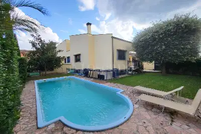 casa indipendente in vendita a Roma in zona Infernetto
