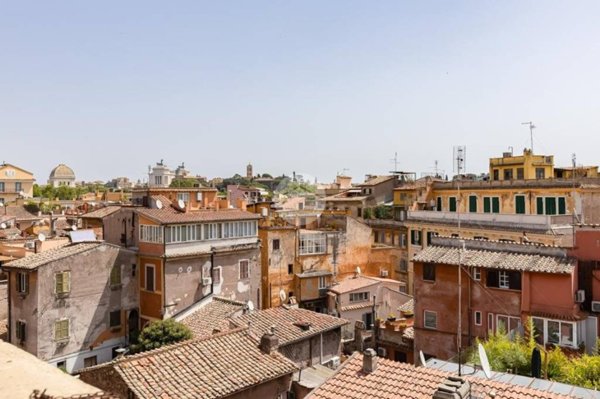 appartamento in vendita a Roma in zona Trastevere