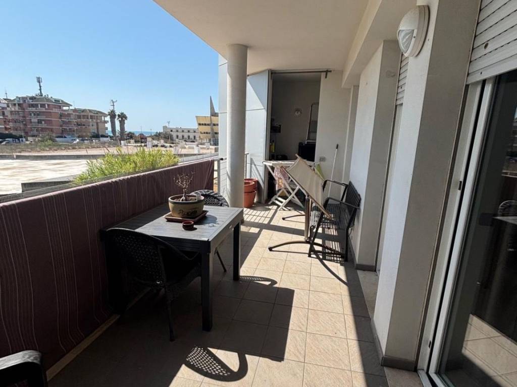 appartamento in vendita a Roma in zona Ostia