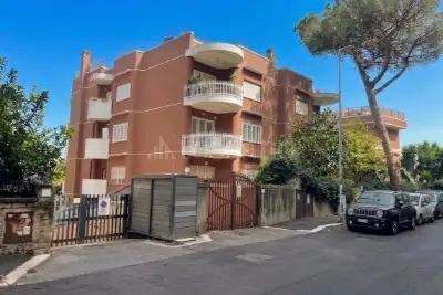 appartamento in vendita a Roma in zona Mostacciano