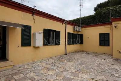 appartamento in vendita a Roma in zona Appio Claudio