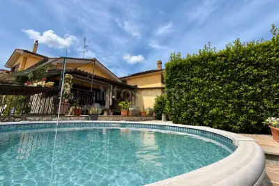 casa indipendente in vendita a Roma in zona Corviale