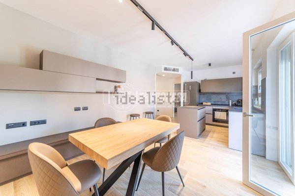 appartamento in vendita a Roma in zona Tor Cervara