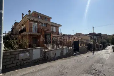 casa indipendente in vendita a Roma in zona Alessandrino