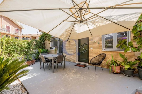 appartamento in vendita a Roma in zona Appio Claudio