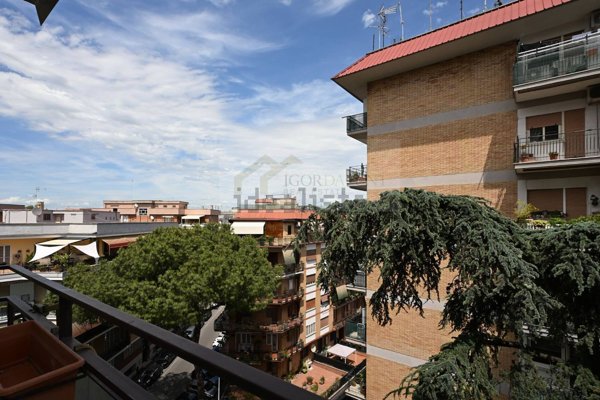 appartamento in vendita a Roma in zona Collatino
