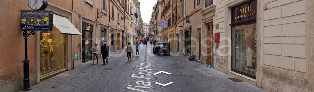 negozio in vendita a Roma in zona Trevi-Colonna