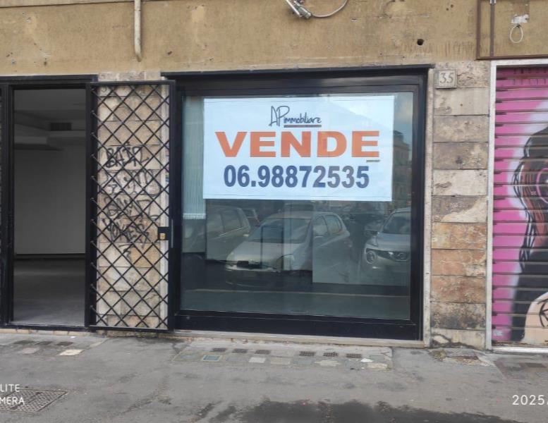 locale commerciale in vendita a Roma in zona Prenestino-Centocelle