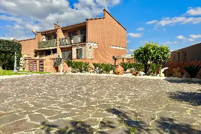 casa indipendente in vendita a Roma in zona Spinaceto